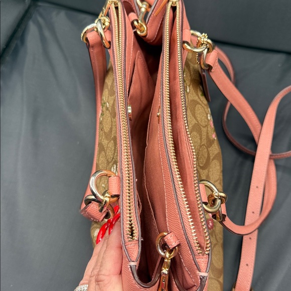 Coach  preloved Pink and Tan Floral Shoulder Bag/ crossbody good condition - Picture 14 of 16